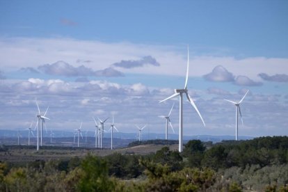 Aerogeneradores en la Terra Alta, en una imagen de archivo. El sur de Catalunya es un contribuyente neto en generación eléctrica.