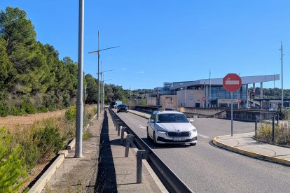 Los terrenos en los que ya se inició el movimiento de tierras para el nuevo parking de la estación.