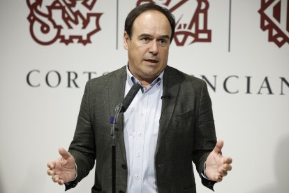 otografía de archivo (25/09/2025), del portavoz del PP en las Cortes Valencianas, Juan Francisco Pérez Llorca, que será el candidato de su partido para reemplazar a Carlos Mazón como presidente de la Generalitat valenciana