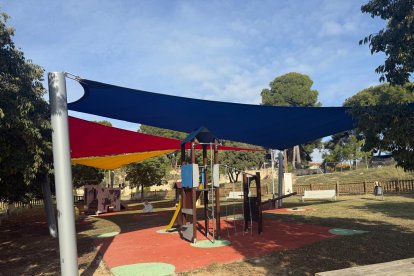 Uno de los toldos instalados