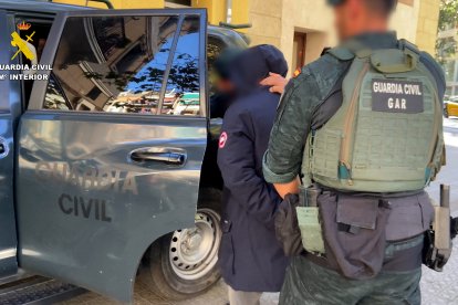 El operativo de la Guardia Civil termina con siete detenidos y diez investigados en Barcelona, Badalona y Castelldefels