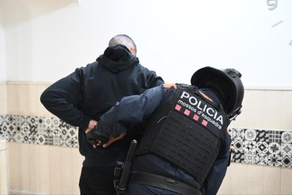 Los Mossos han detenido a una persona por un presunto robo con fuerza en El Vendrell