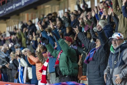 Desfile de los equipos en el Nou Estadi en una nueva edición de LALIGA GENUINE Moeve