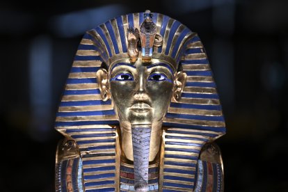 La máscara de oro de Tutankamón.