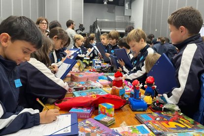 Cada alumne anotava els articles que més li agradaven per posteriorment tancar un intercanvi satisfactori.