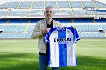 Beto Company en su presentación con el Hércules.