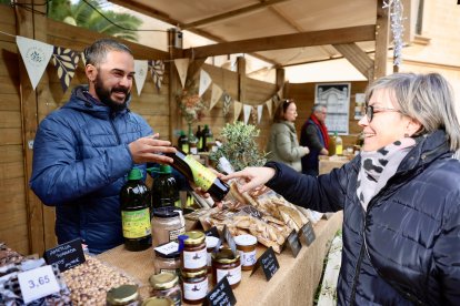 Los asistentes al Castell de Vila-seca han podido adquirir el aceite Escomes de la DOP Siurana.