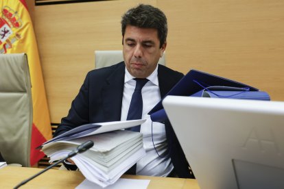 El expresidente valenciano Carlos Mazón en la comisión de investigación de la dana del Congreso en Madrid. EFE/ Zipi