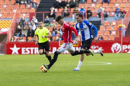 Álex Jiménez en el duelo frente al Hércules.