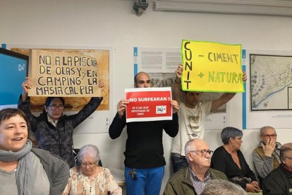 Vecinos mostraron en el pleno el rechazo al proyecto