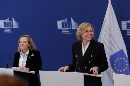 Nadia Calviño, presidenta del Banco Europeo de Inversiones, y Henna Virkkunena, vicepresidenta de la Comisión Europea.