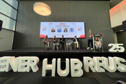 Durant la jornada es van fer ponències i taules rodones simultànies a l’Auditori Antoni Gaudí i al Foyer de firaReus Events, amb desenes de participants.