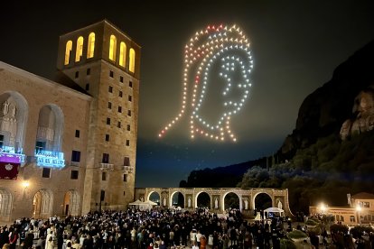Espectacle de drons a Montserrat que ha servit com a clausura de l'acte