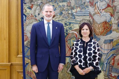 La nueva fiscal general del Estado, Teresa Peramato, con el rey Felipe VI