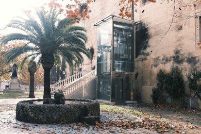 El ascensor de la Ermita llevaba un año sin funcionar por problemas técnicos.