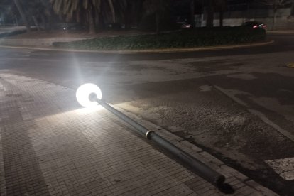 Farola que ha causado el incidente en el barrio de La Granja.