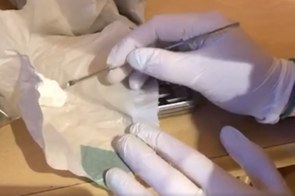 Los Mossos también encontraron cocaína.