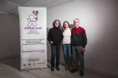 Susana Escribano, fundadora de Aspercamp. Laura Recha, directora y Joan Segura, primer presidente.