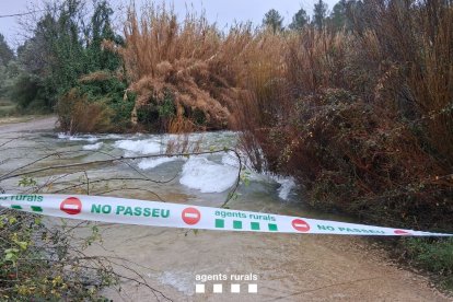 Se han cortado pasos de cursos de agua en Arnes (Terra Alta) debido al aumento de los caudales tras 4 días de lluvia continua.
