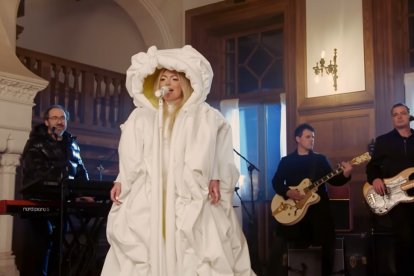 Un instante del videoclip de la nueva canción de La Oreja de Van Gogh