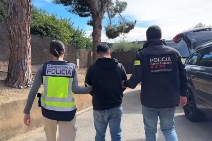 Captura d’imatge del vídeo de les detencions dels sospitosos del crim.