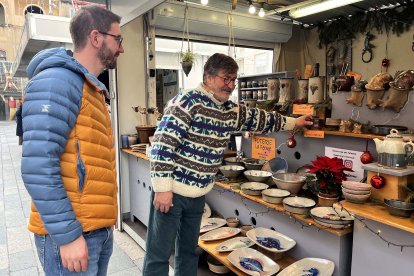 La parada Poterie La Ferme treballa el gres, una ceràmica cuita a alta temperatura.