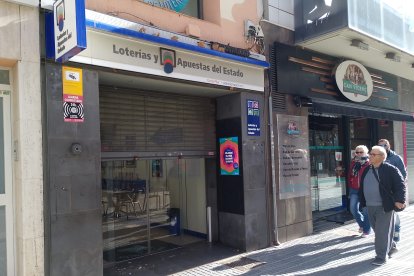 La Administración Doña Pilar ha abierto para comprobar cuántos agraciados con el primer premio del Sorteo del Niño.