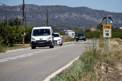 La T-324 és una carretera molt transitada. A la imatge, la via a l'alçada del quilòmetre 19, en una imatge d'arxiu