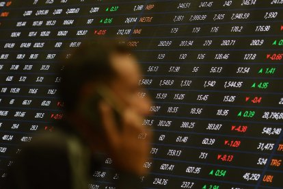 Las bolsas mundiales han acogido con descensos la inestabilidad al frente de la Reserva Federal de los EEUU.