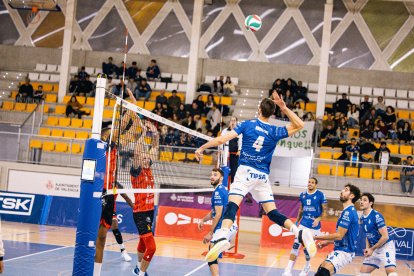 Instante de la jornada anterior, en la que SPiSP cayó ante Conqueridor también por 3-1.