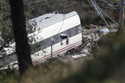 Vista del Alvia siniestrado en el accidente ferroviario de Adamuz (Córdoba)