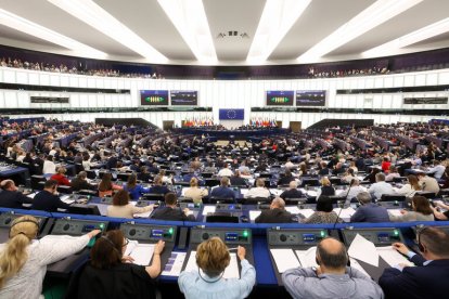 El hemiciclo del Parlamento Europeo durante la votación en una sesión plenaria.