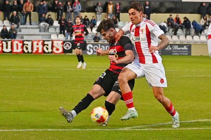 Miquel Ustrell volverá a ser el delantero del Reus.