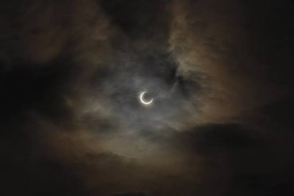 El Meteocat prevé nubes bajas en el litoral sur durante el eclipse y mucho calor y bochorno