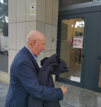 El magistrado Sánchez Icart entrando este viernes en los Juzgados de lo Social.