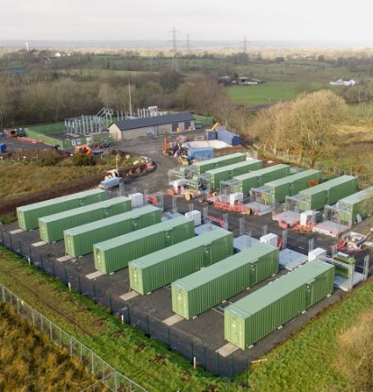 Proyecto de planta de baterías desarrollado por la empresa ABO Energy en Irlanda del Norte. No existen aún en Catalunya.