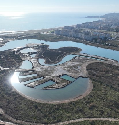 El espacio natural de Els Prats d’Albinyana ocupa una superficie de 37,8 hectáreas frente al mar, junto al núcleo urbano de La Pineda.