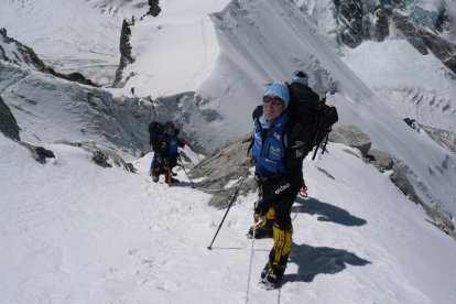 Edurne Pasaban, en plena ascensión a uno de los ochomiles.