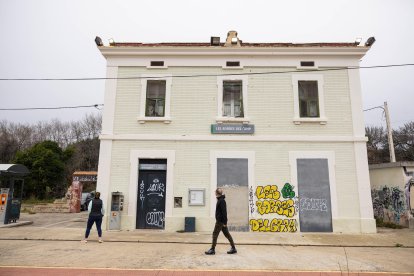 Fachada del edificio de la estación de les Borges del Camp