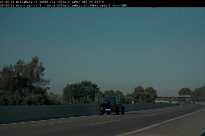 Imagen del radar el vehículo que circulaba a 208 km/h.