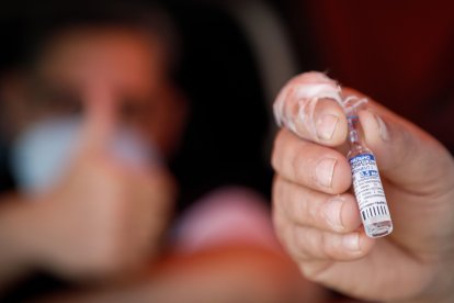 Hay 329.686 personas que han recibido la pauta completa.