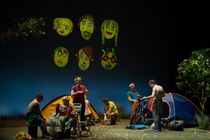 Acampada, de la Cia. El Pont Flotant. 