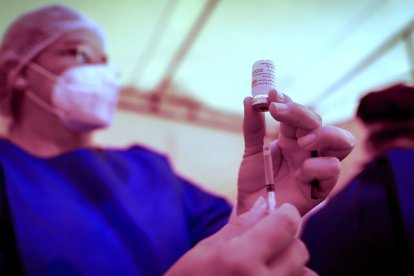 En las últimas 24 horas se han vacunado a 8.172 personas entre la primera y la segunda dosis.