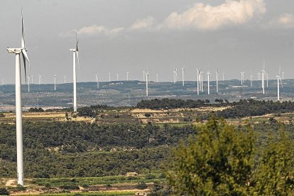 Molinos de viento en los parques eólicos de Batea, Vilalba dels Arcs y Corbera d’Ebre, en la Terra Alta.