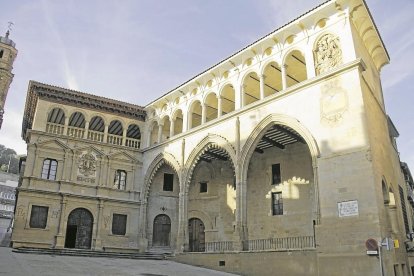 L’emblemàtic ajuntament renaixentista d’Alcanyís.
