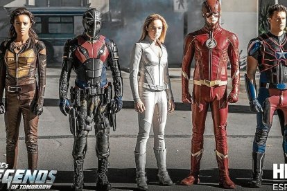 ‘Legends of tomorrow’ es otra de las series que reúne a un grupo de superhéroes y que suma medio docena de temporadas.