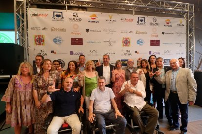 Varios momentos de la velada por la ELA de Cambrils.