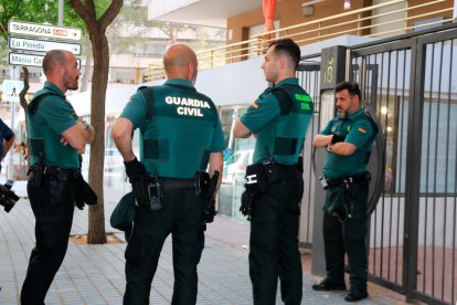 La Guardia Civil sigue en la zona con más 100 agentes desplegados.
