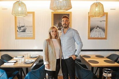 Fanni Rom y Antonio Martínez, en la sala del restaurante.
