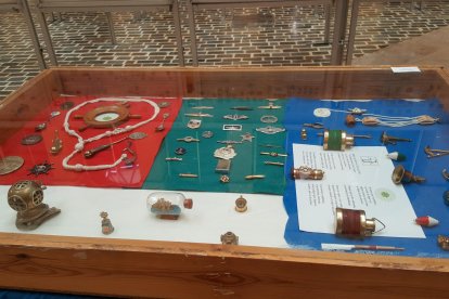 Un total de 80 vitrines configuren aquesta exposició al Palau de la Diputació.